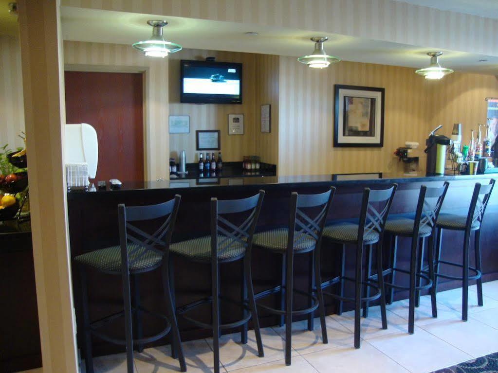 Cobblestone Inn & Suites - Carrington Exterior photo